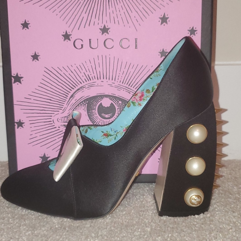 Gucci Luna Studded Pearl Block Heel Pump